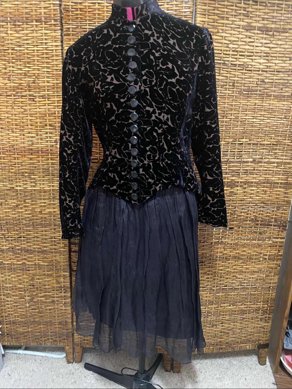 NWOT J Peterman black flocked Velvet silk steampunk goth Victorian Jacket 10